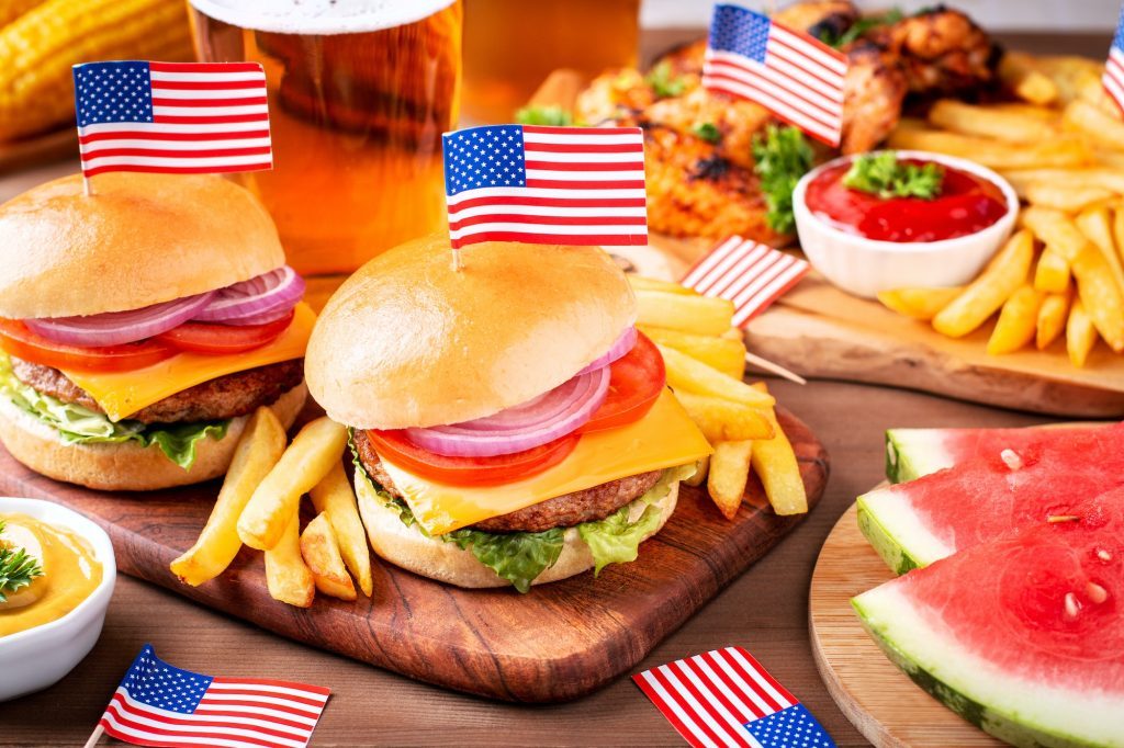 table-with-food-for-usa-4th-july-independence-day-1024x682-9536566